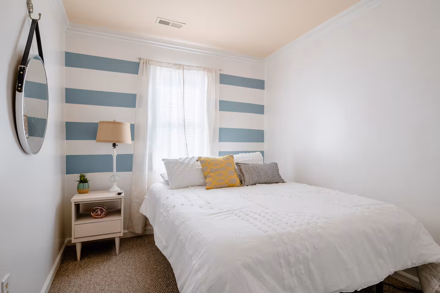 Lake House thumbnail 8