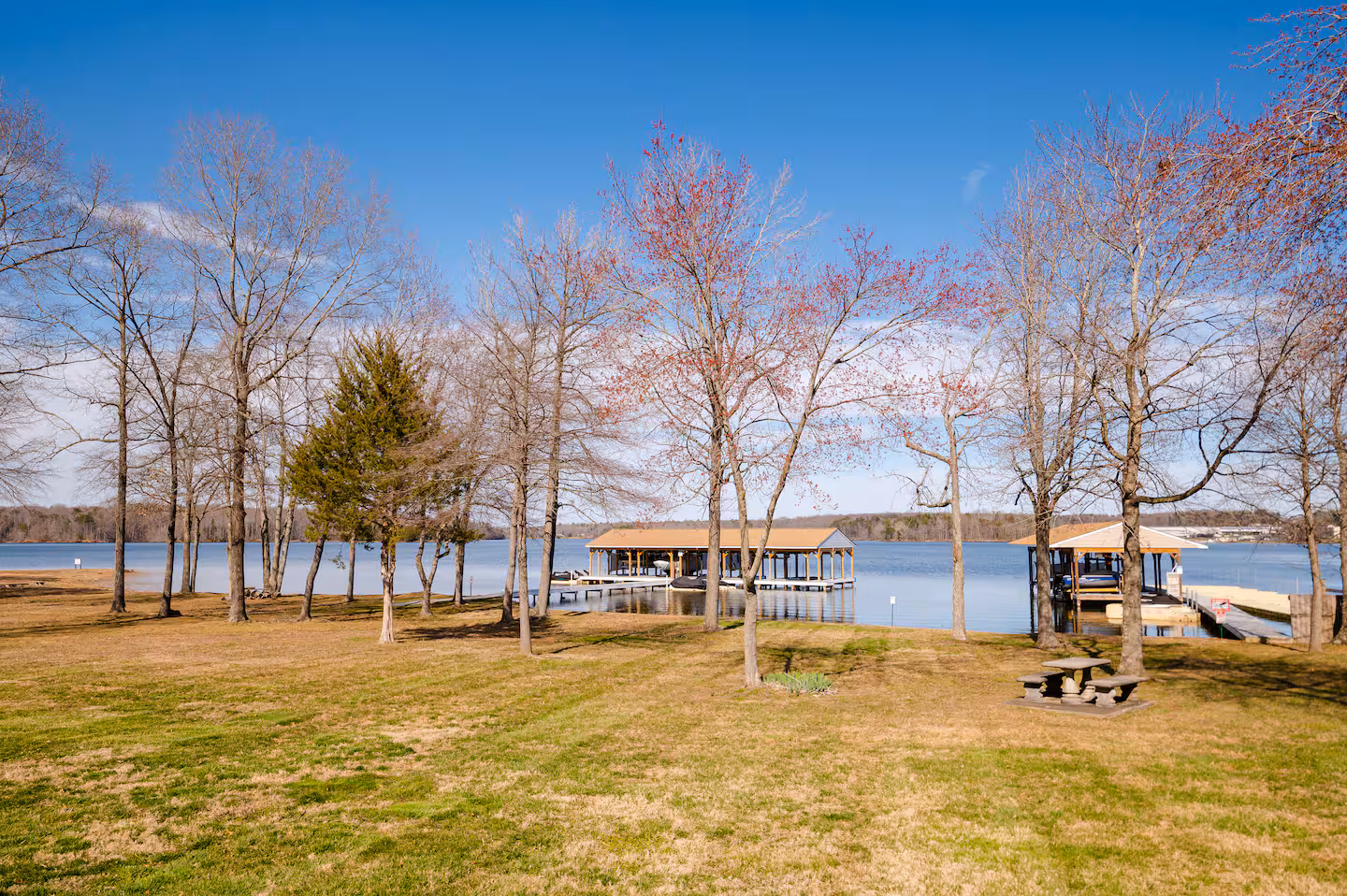 Lake House thumbnail 19